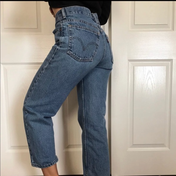 ⚠️SOLD⚠️Vintage Levi’s Jeans - Picture 6 of 7